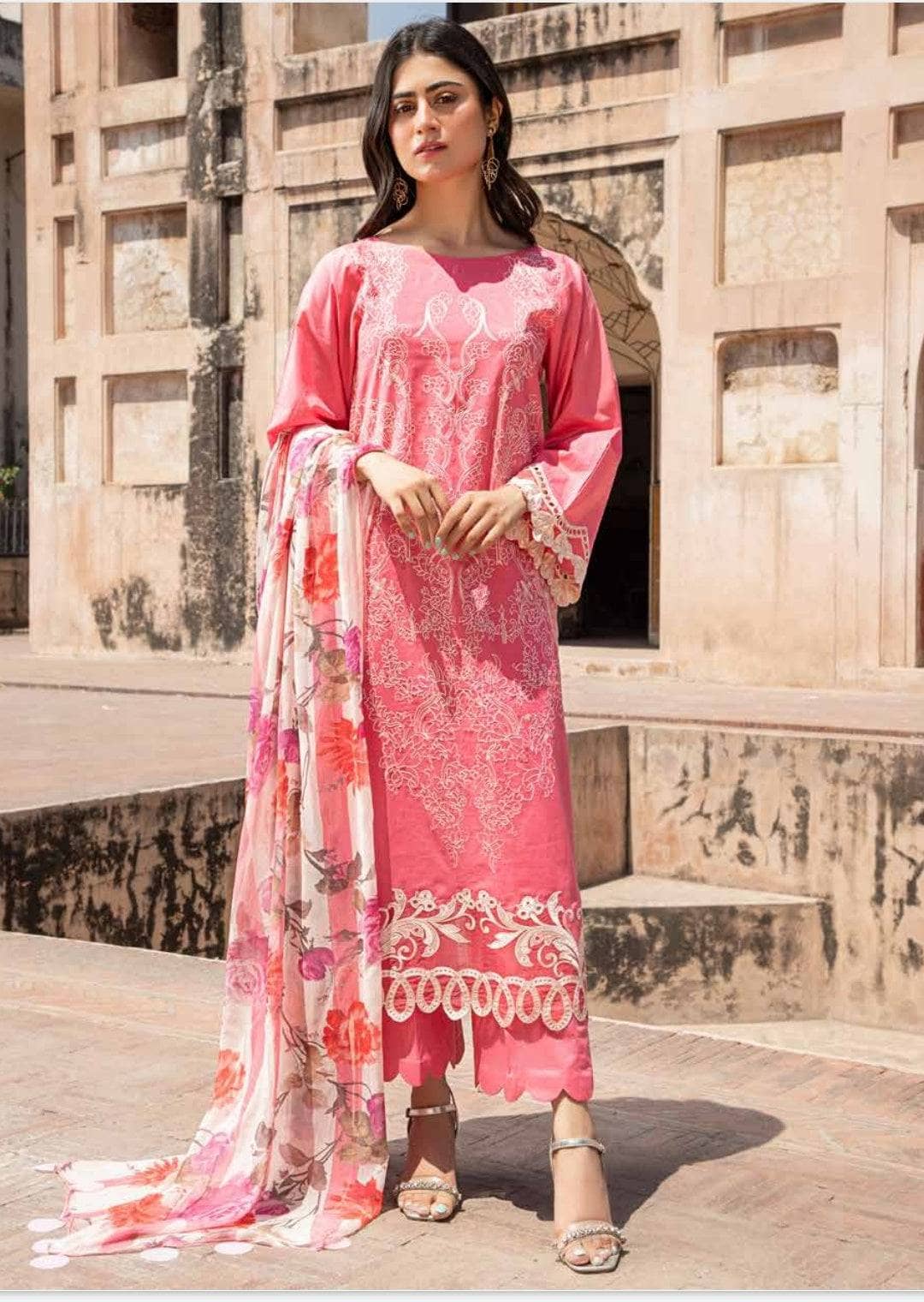 img_charizma_embroidered_lawn_22_awwal_boutique