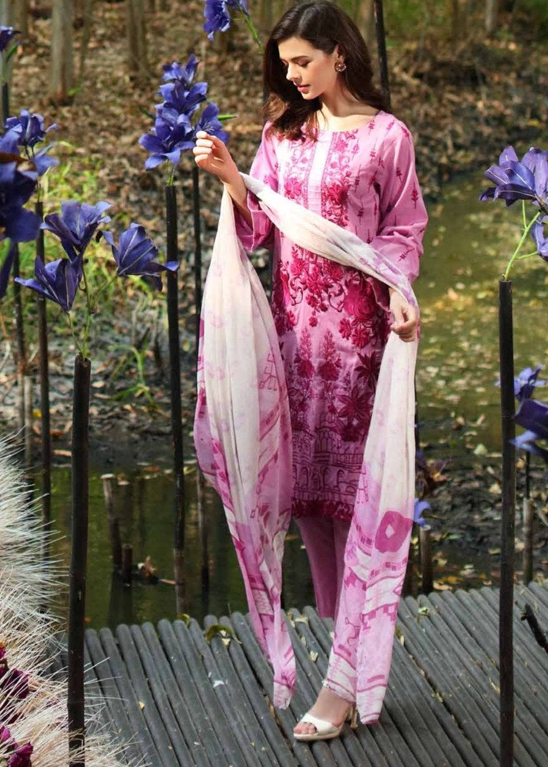 img_charizma_embroidered_lawn_22_awwal_boutique