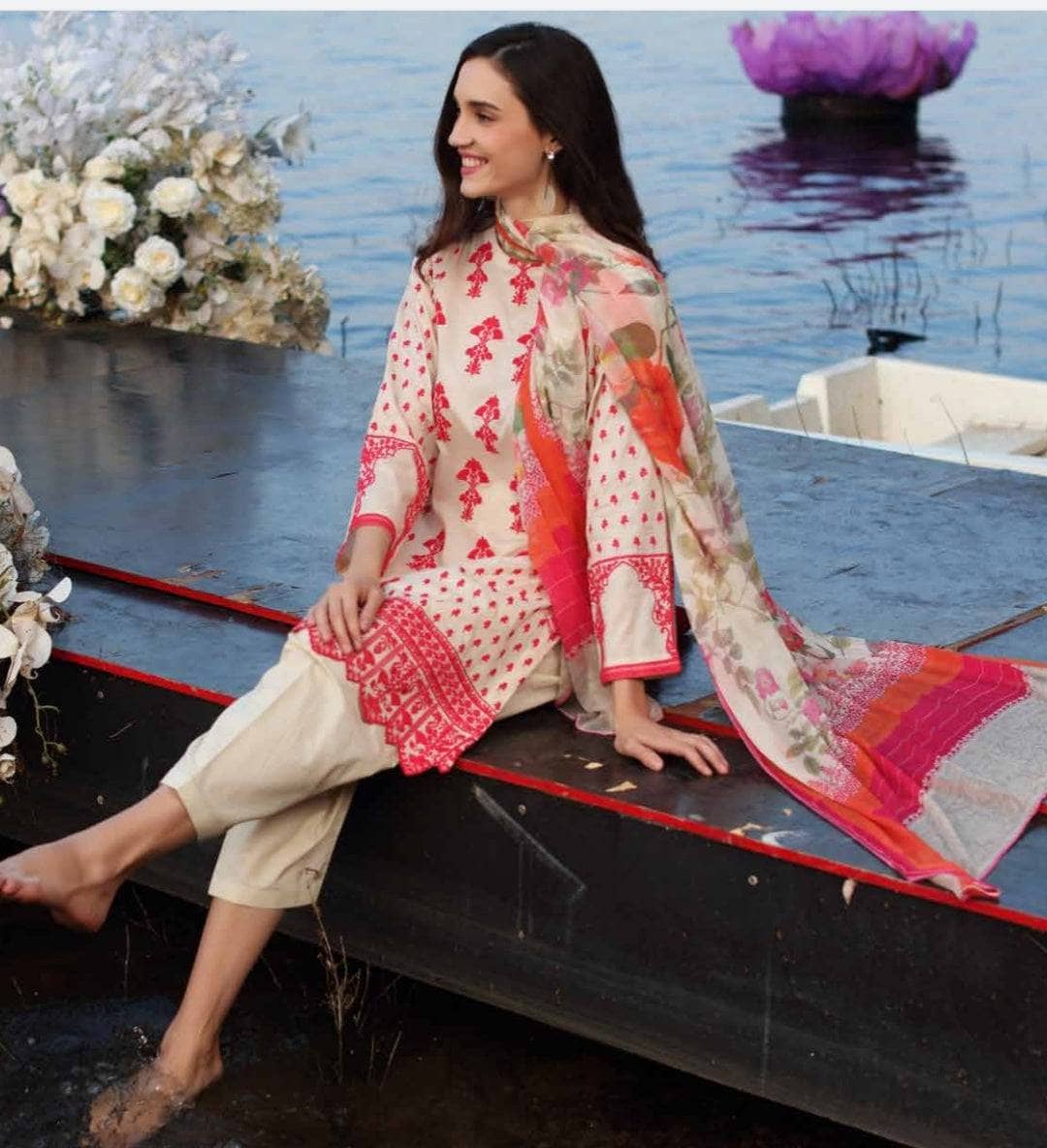 img_charizma_embroidered_lawn_22_awwal_boutique