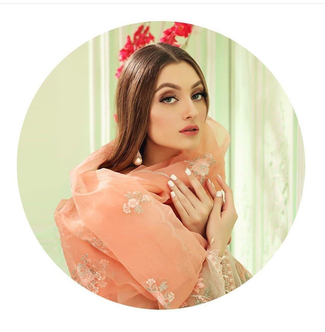 img_charizma_celine_embroidered_chiffon_awwal_boutique