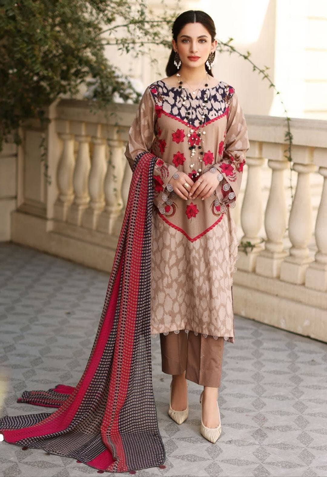 img_charizma_c_prints_awwal_boutique