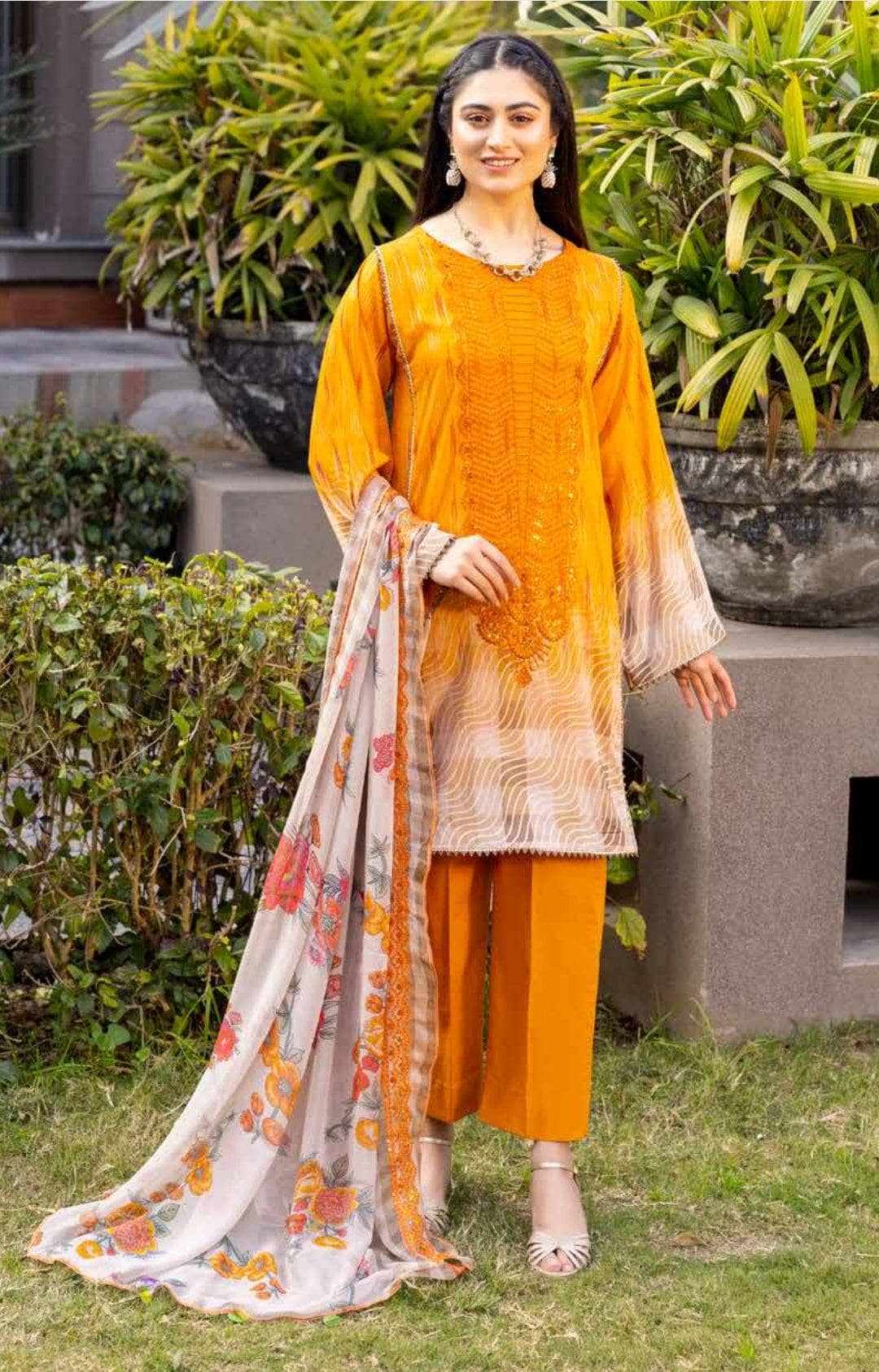 img_charizma_combination_lawn_23_awwal_boutique