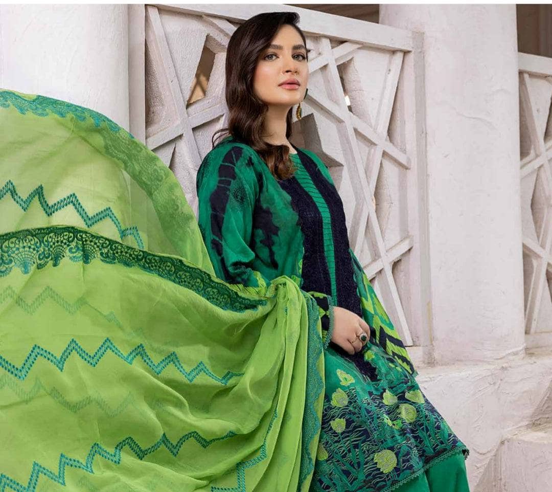 Img_charizma_naranji_lawn_awwal_boutique