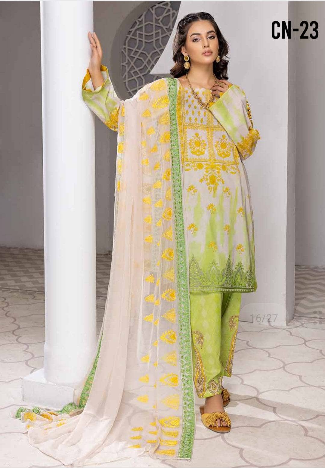 Img_charizma_naranji_lawn_awwal_boutique