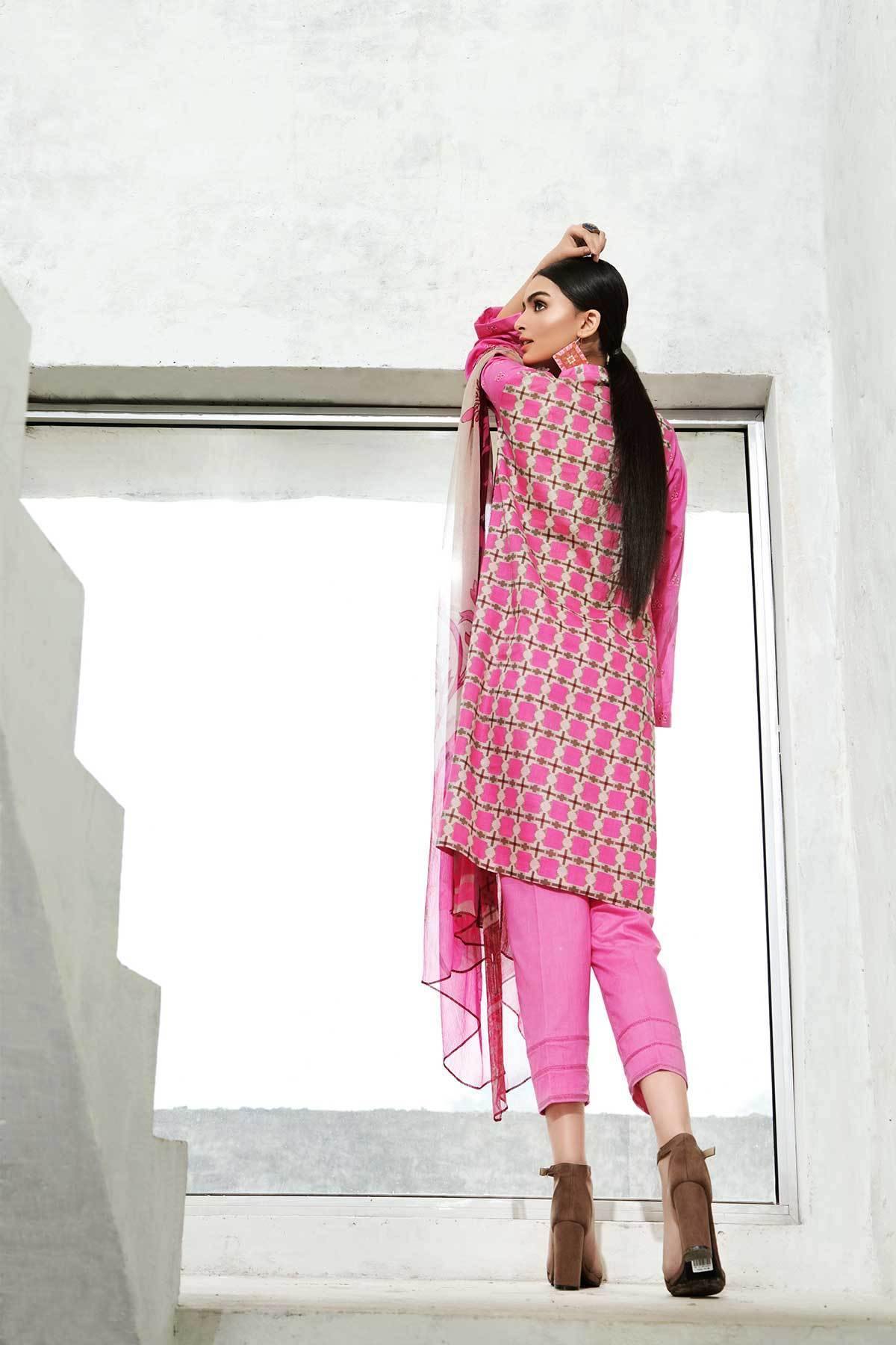img_charizma_naranji_lawn_collection_awwal_boutique