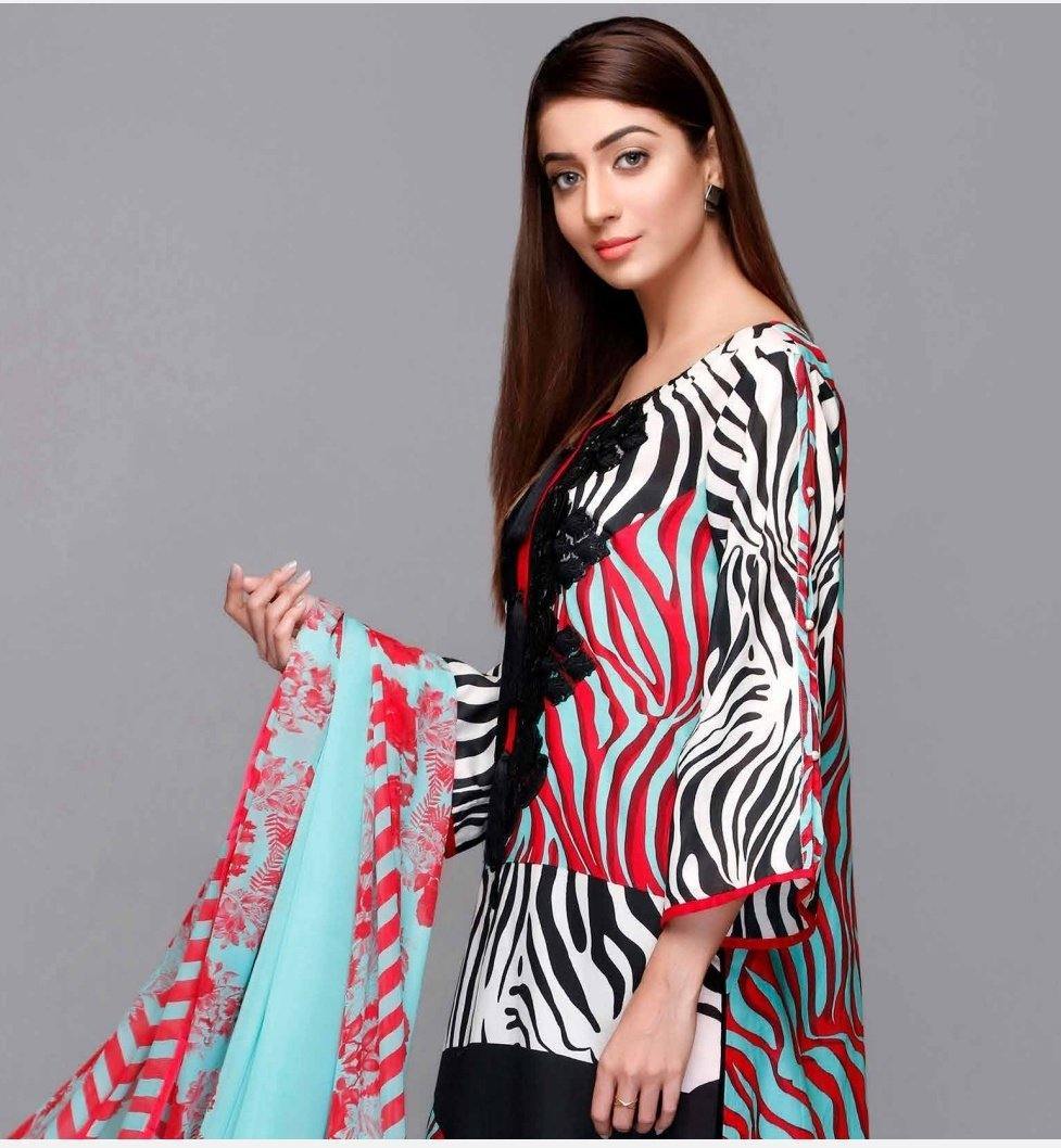 img_charizma_yellow_series_lawn_awwal_boutique
