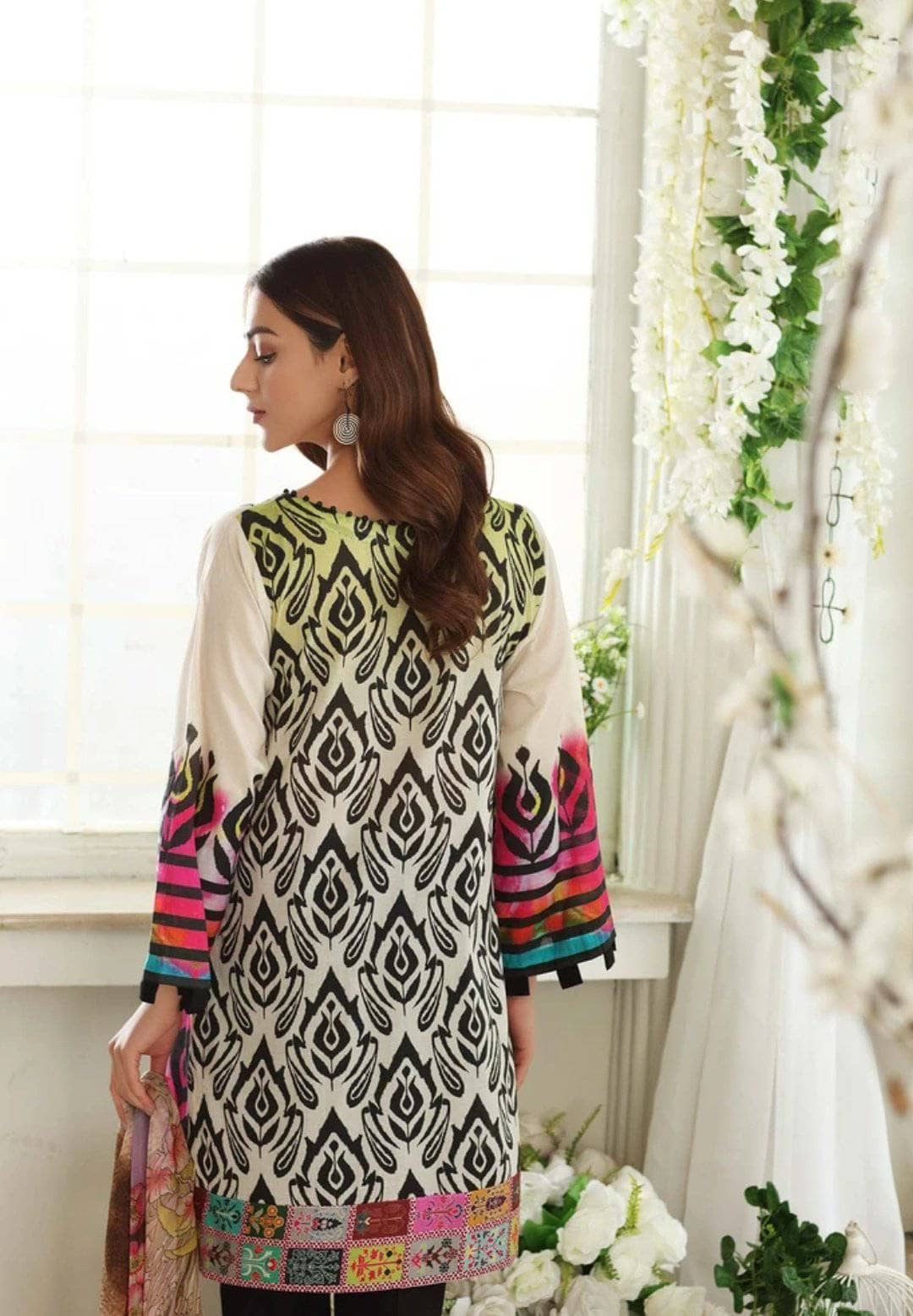 img_charizma_aniiq_lawn_2021_awwal_boutique