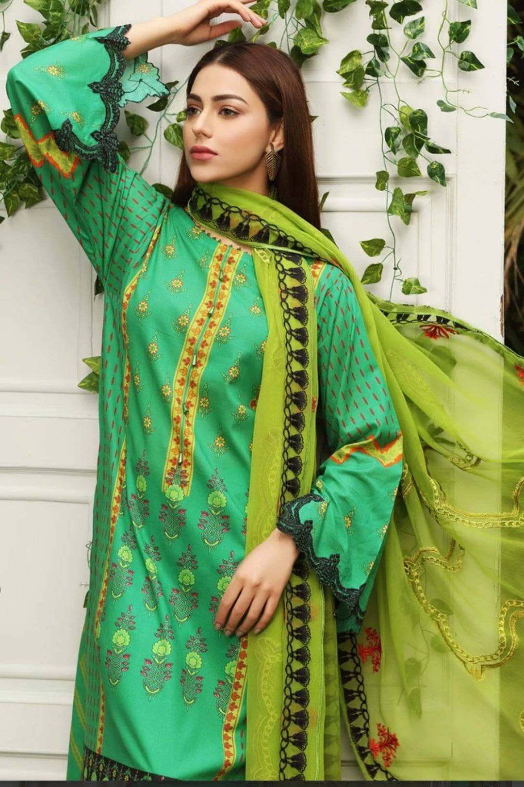 img_charizma_aniiq_lawn_2021_awwal_boutique