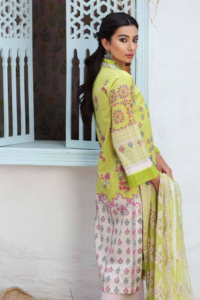 img_charizma_naranji_lawn_2021_awwal_boutique