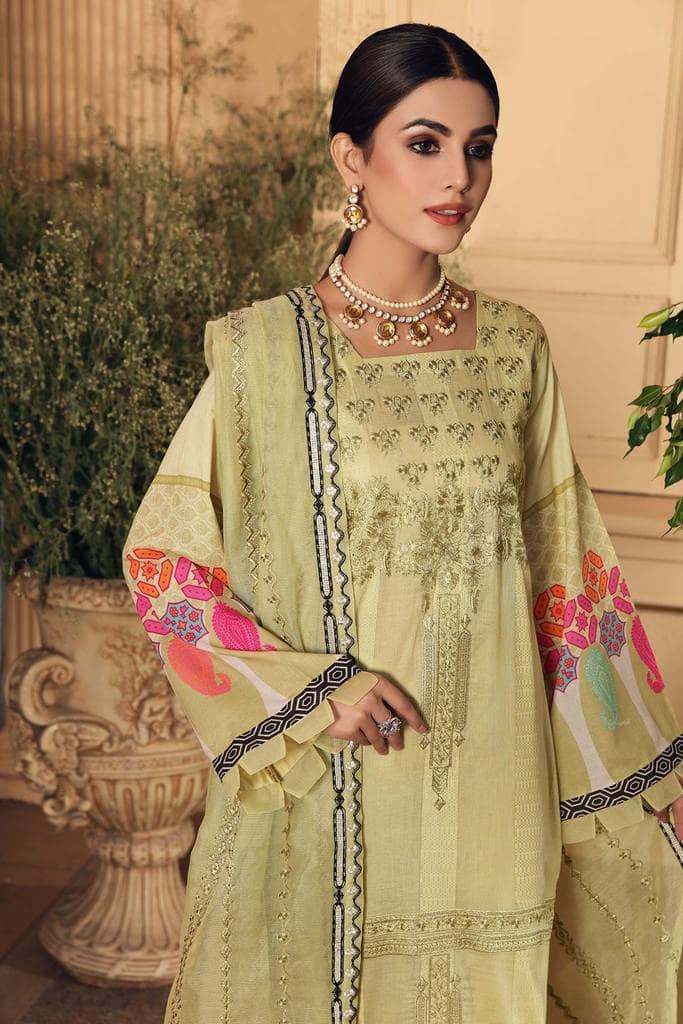 img_charizma_naranji_lawn_2021_awwal_boutique
