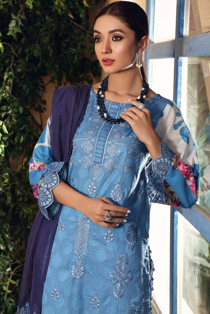 img_charizma_naranji_lawn_2021_awwal_boutique