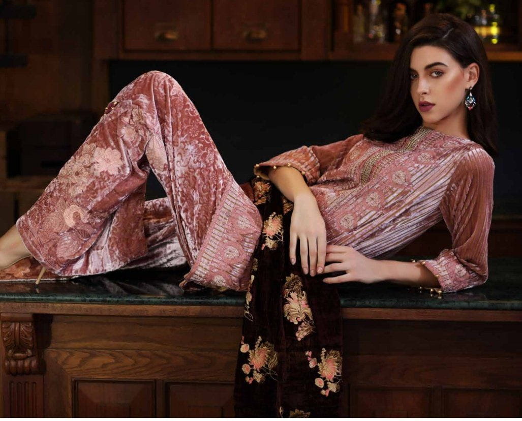 img_charizma_signora_velvet_collection_awwal_boutique