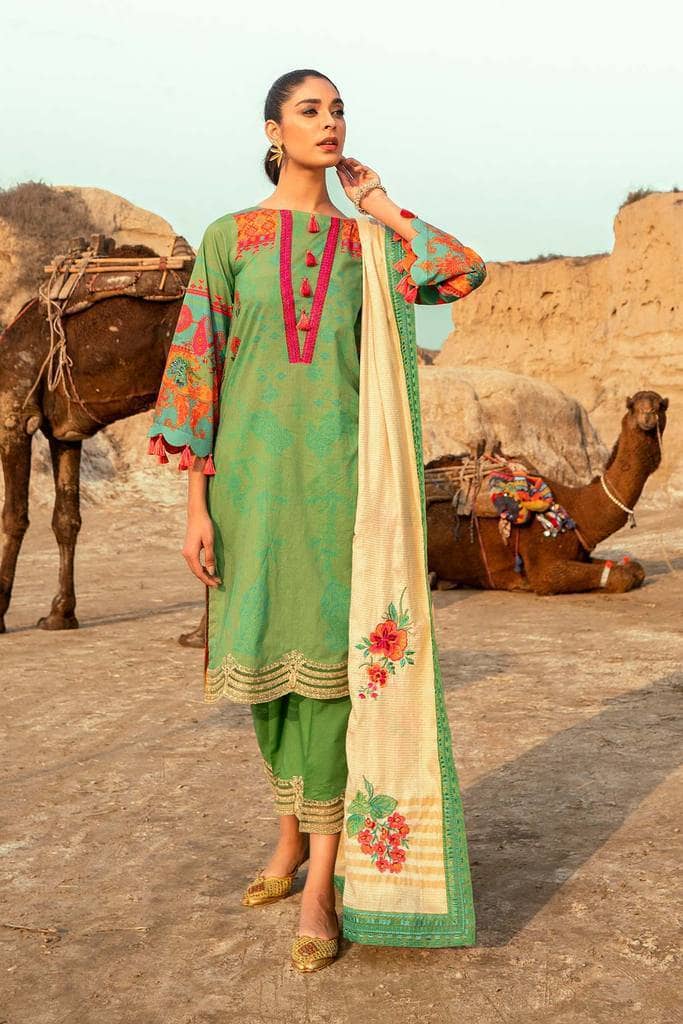 img_charizma_naranji_lawn_2021_awwal_boutique