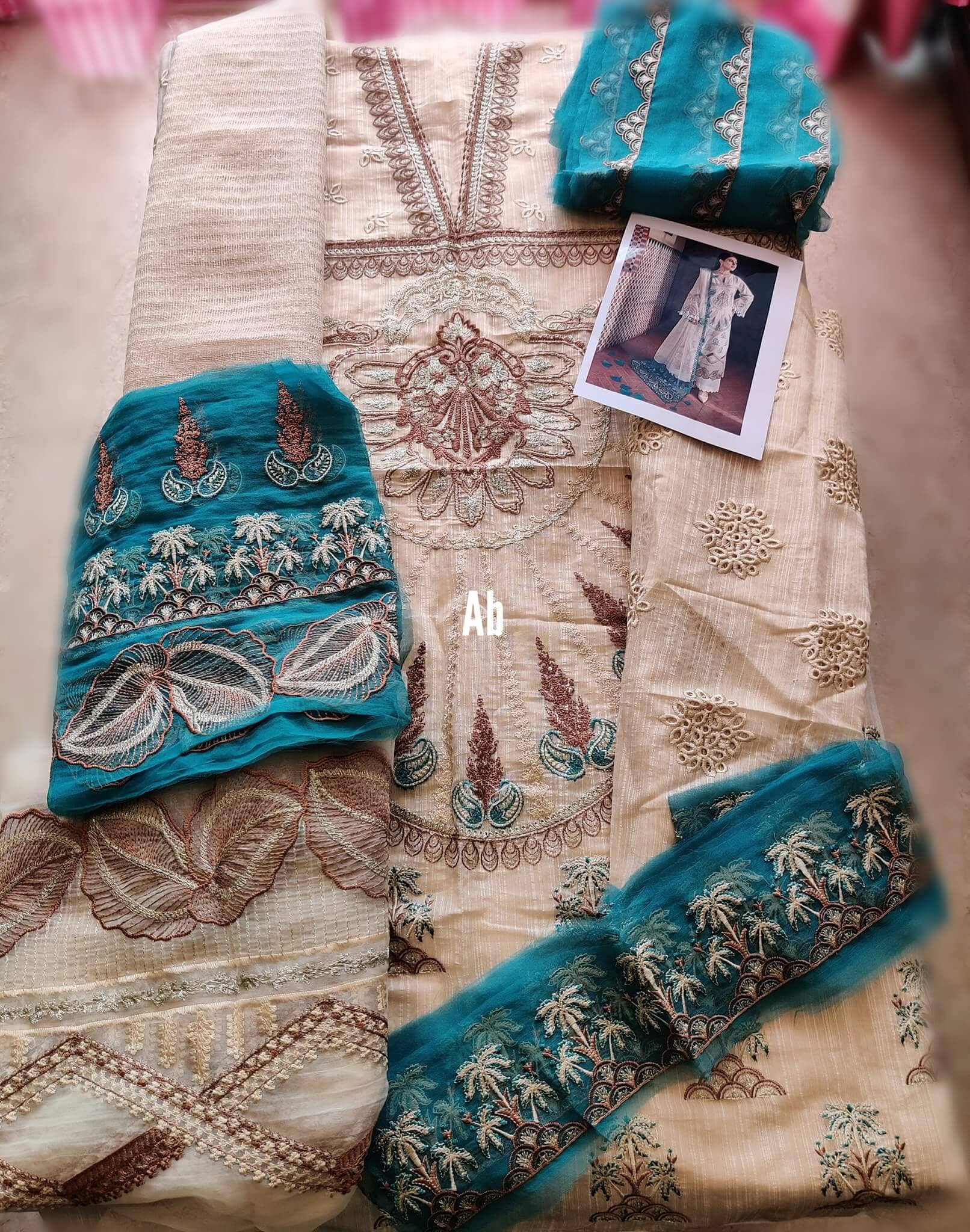 img_open_pics_charizma_festive_lawn_awwal_boutique