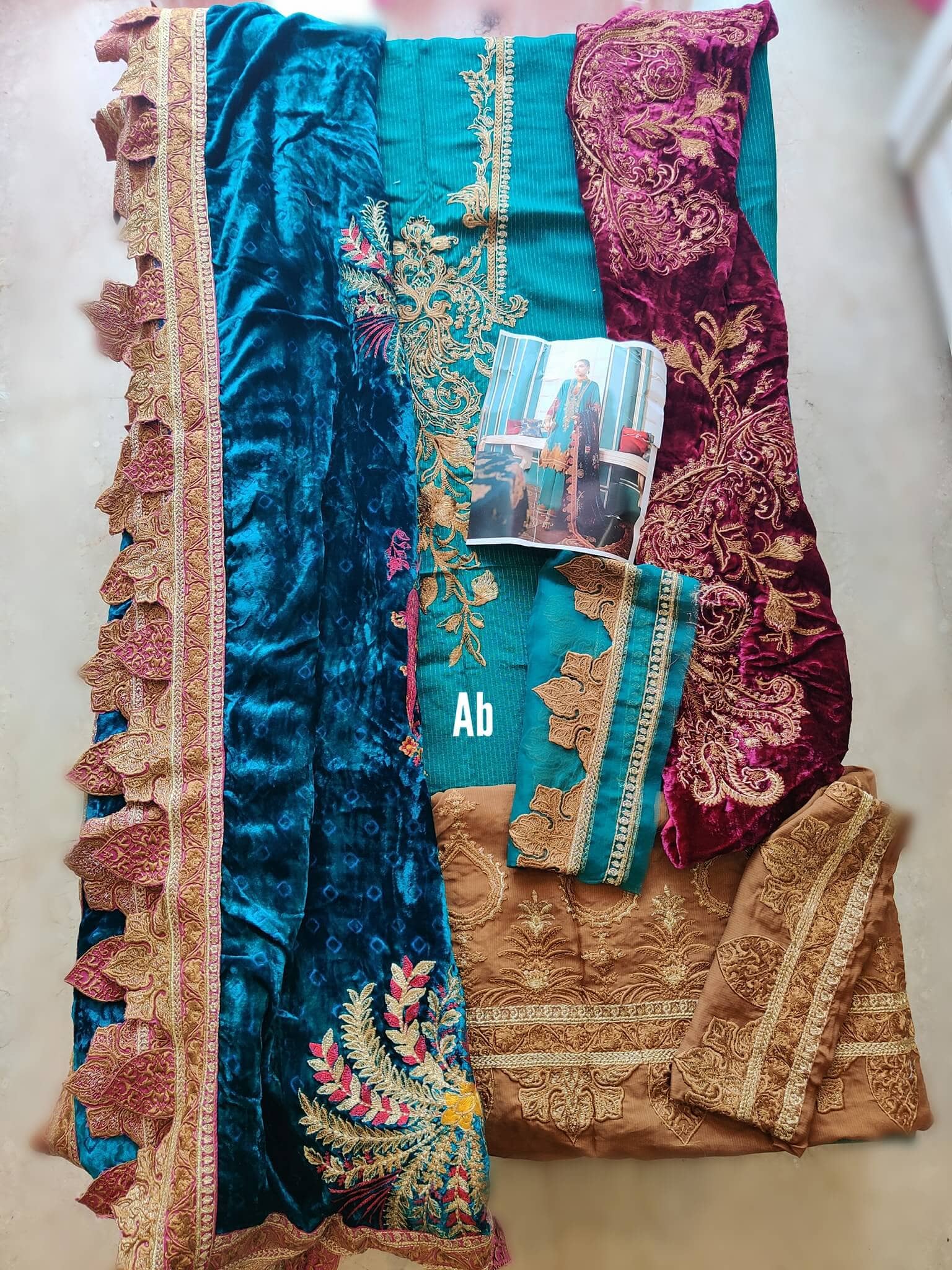 img_open_pics_charizma_signora_velvet_awwal_boutique