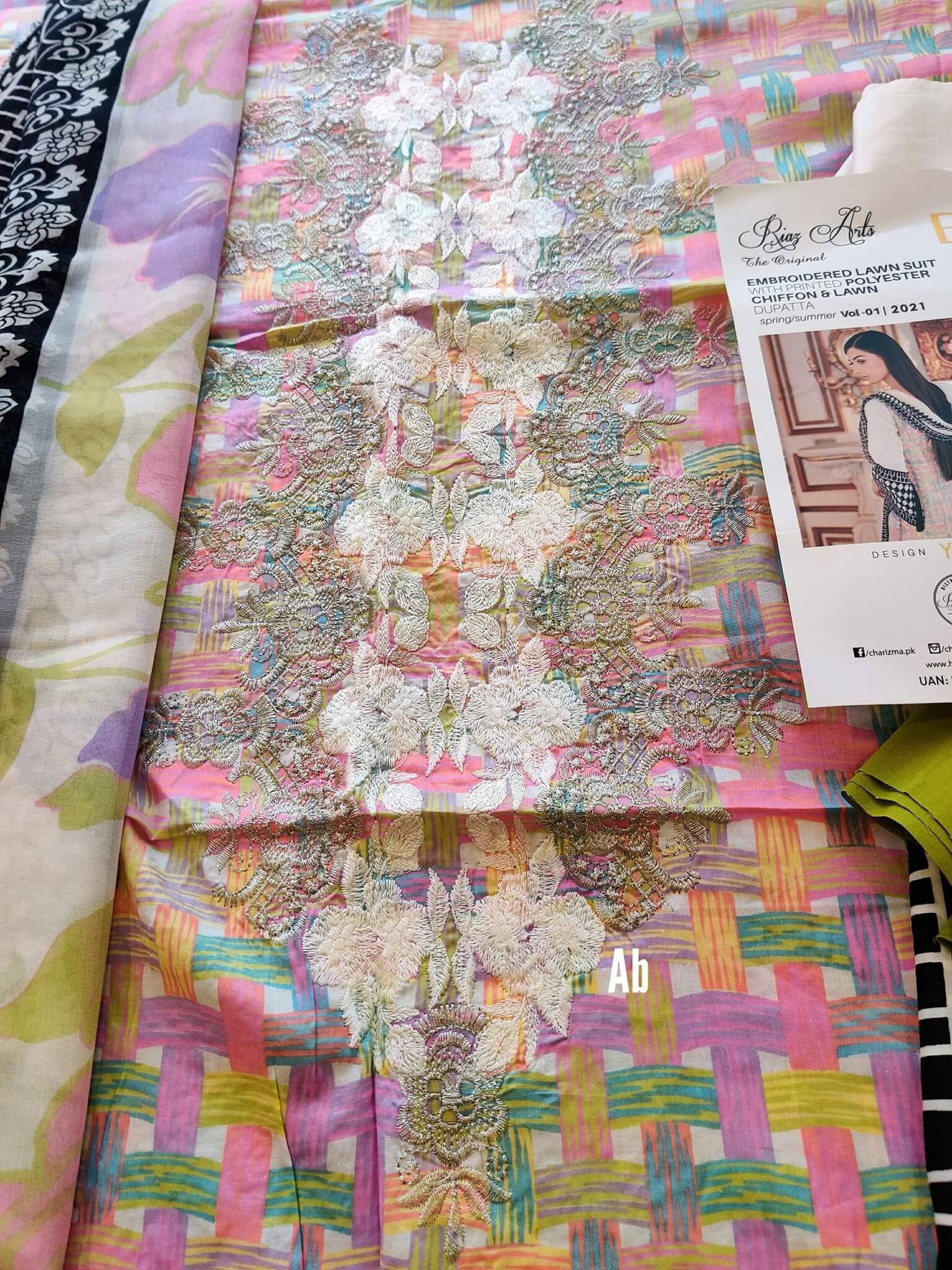 img_open_pics_charizma_festive_lawn_awwal_boutique