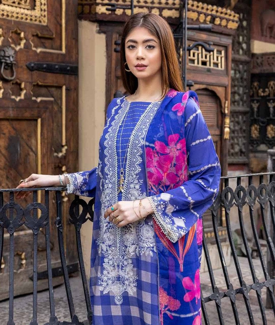 img_charizma_Qaus_lawn_awwal_boutique