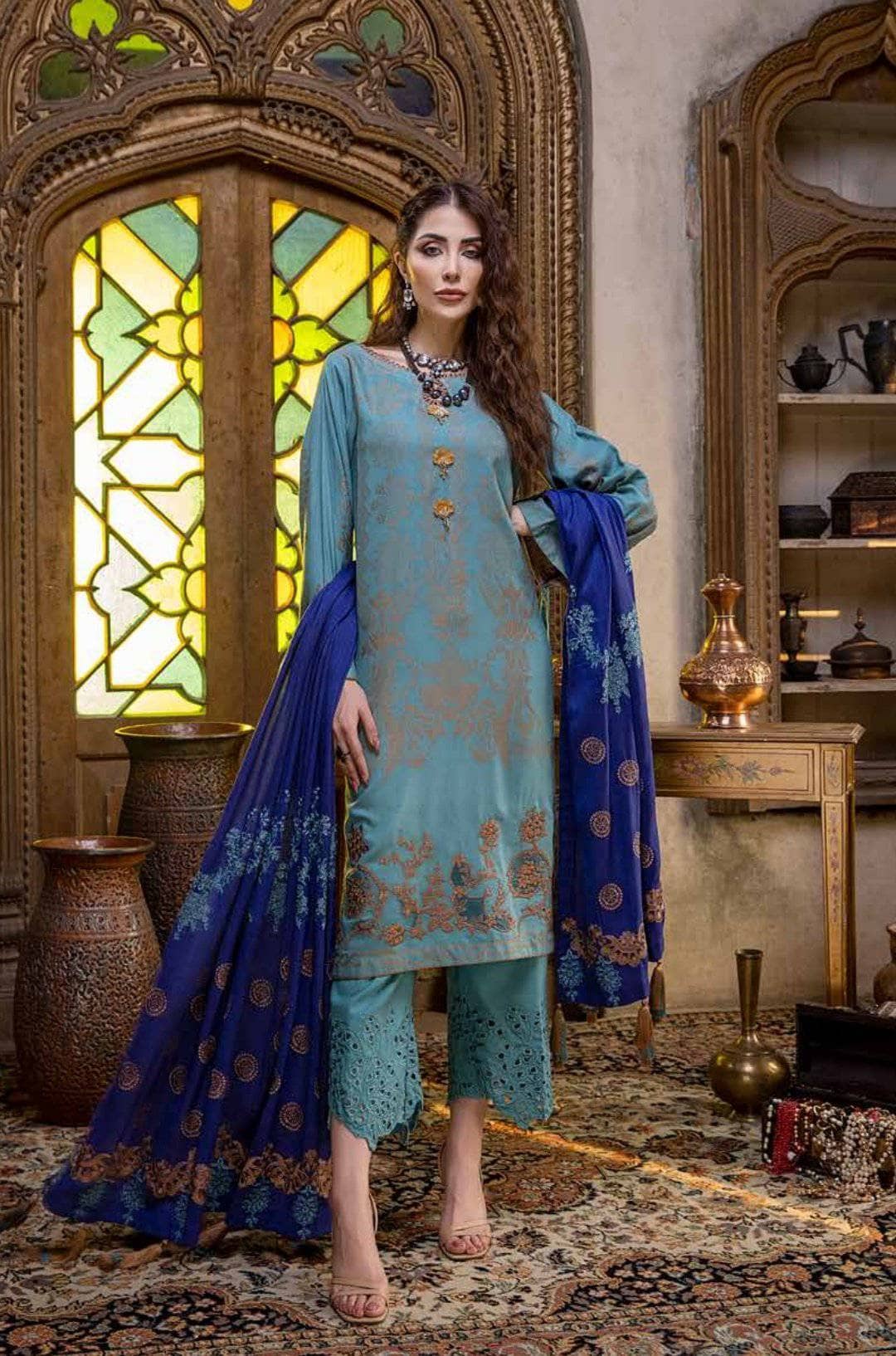 img_charizma_signature_leather_jacquard_woolen_shawl_awwal_boutique