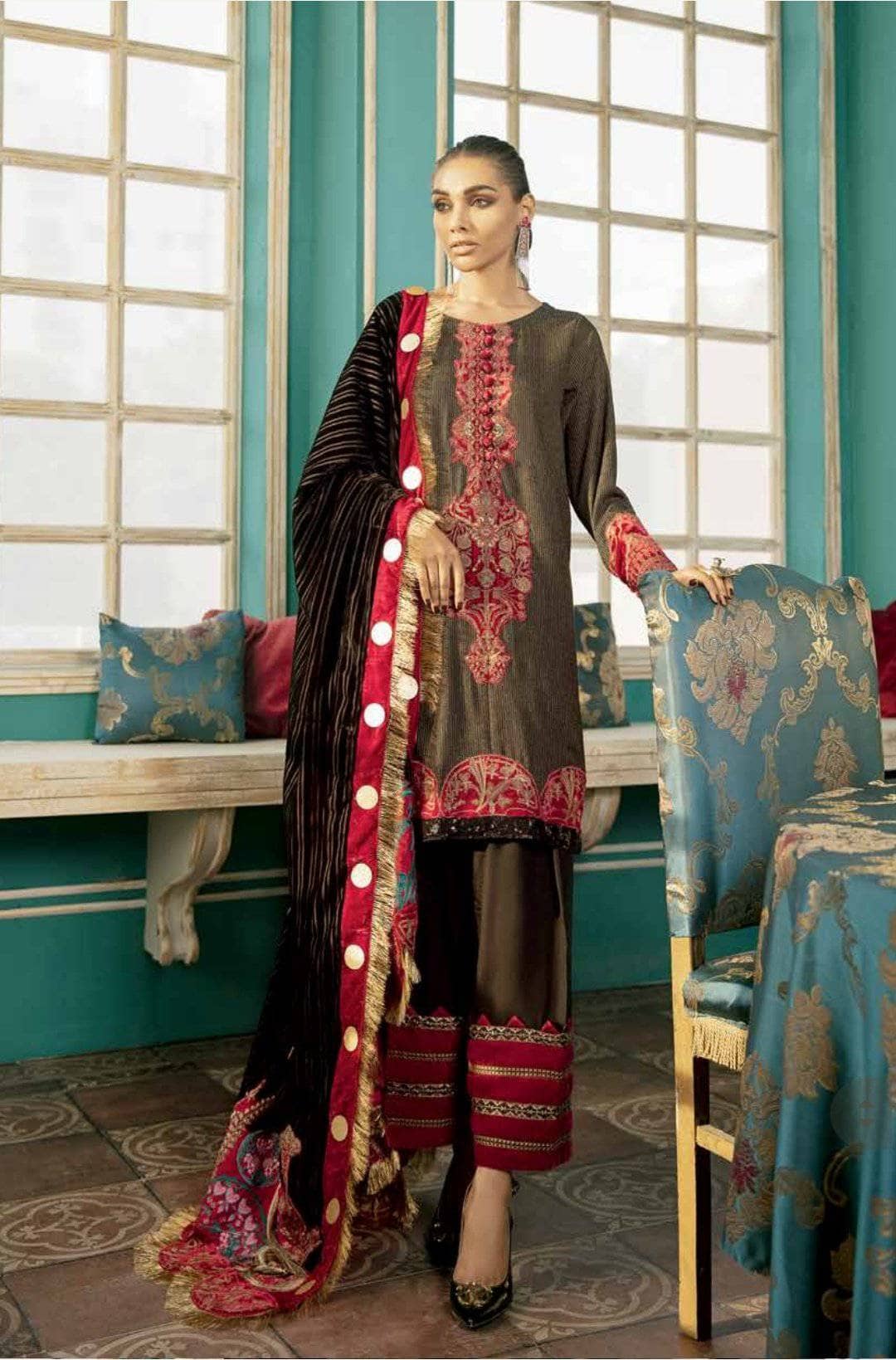 img_charizma_signature_velvet_shawls_awwal_boutique