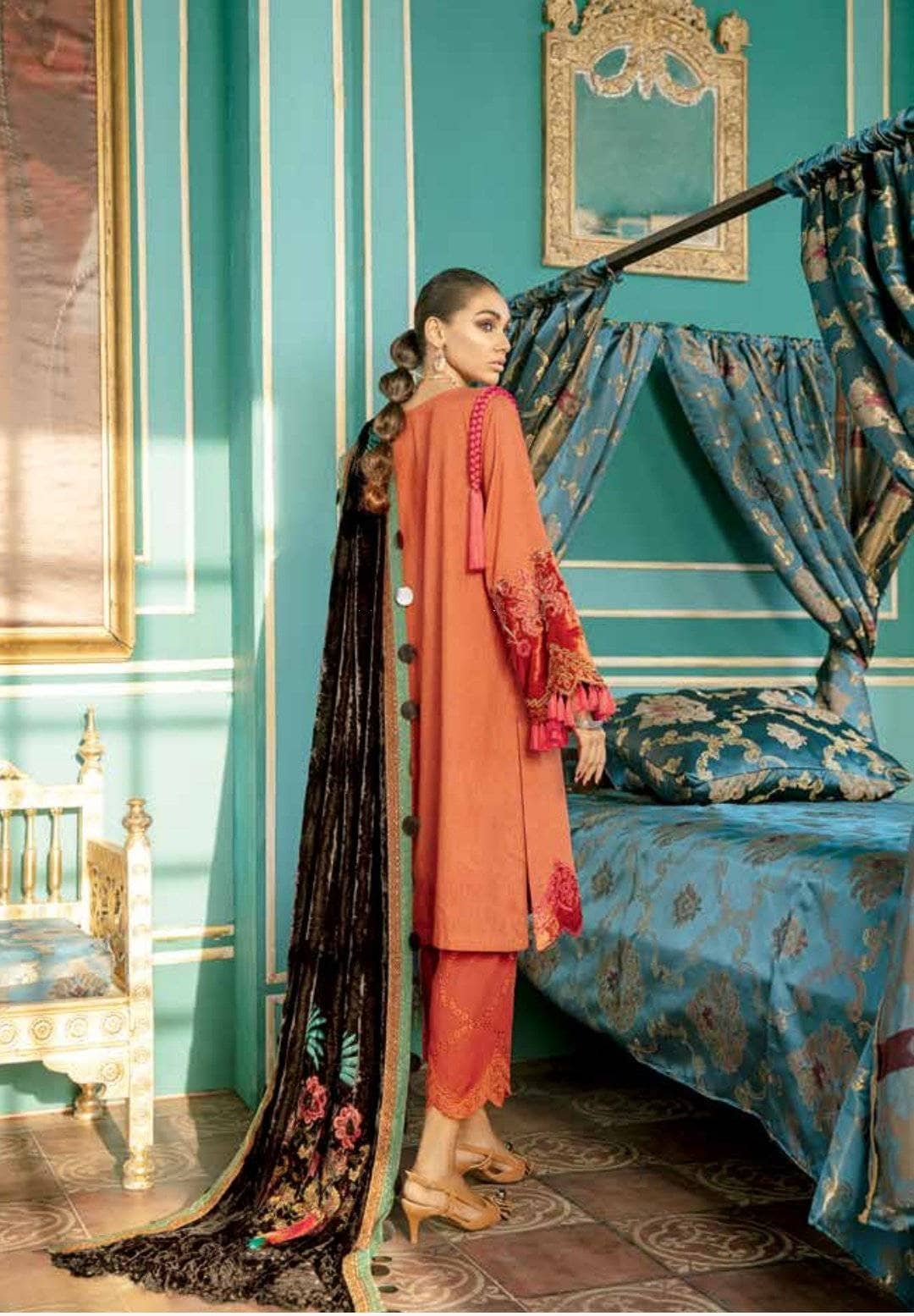 img_charizma_signature_velvet_shawls_awwal_boutique