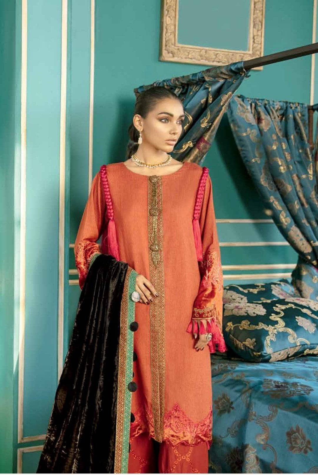 img_charizma_signature_velvet_shawls_awwal_boutique