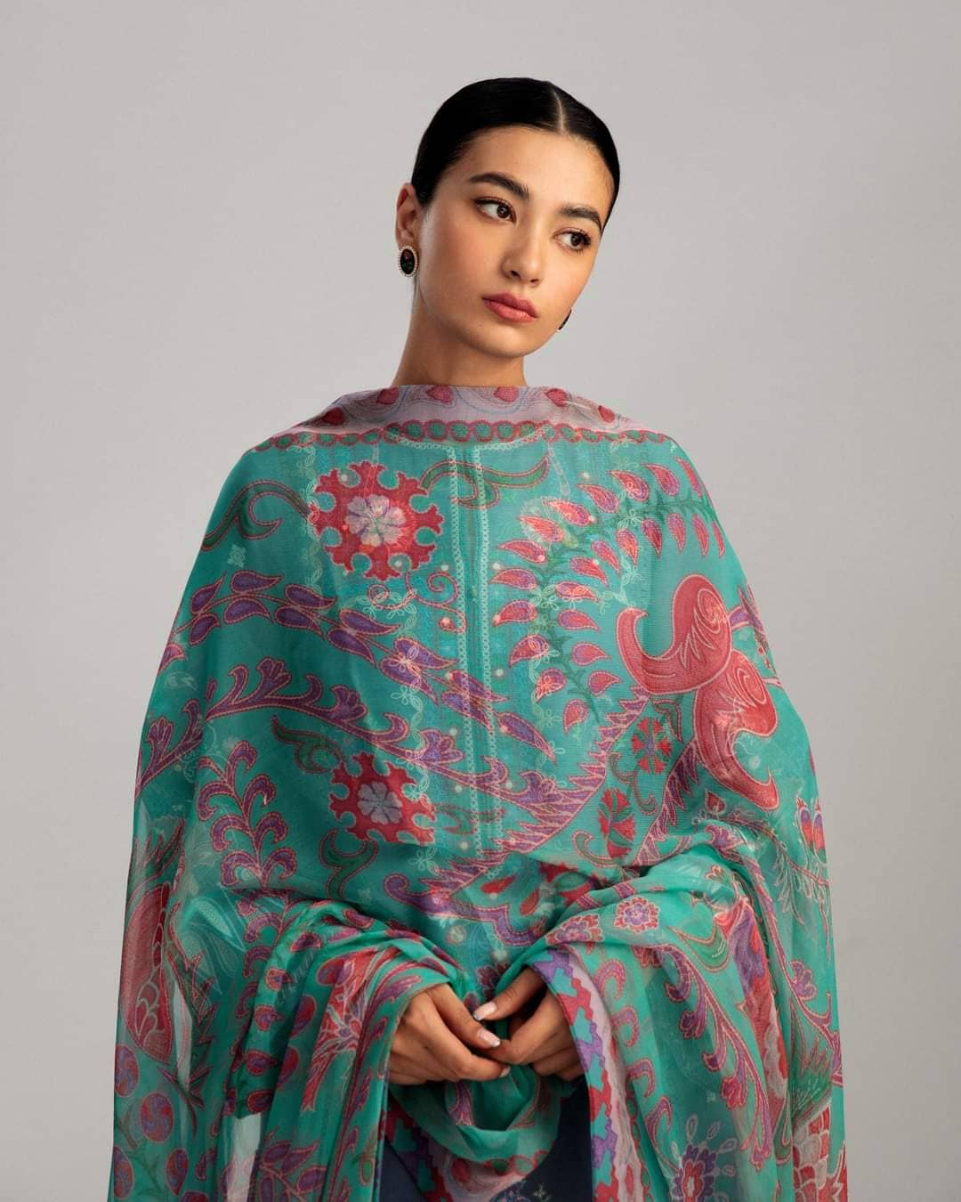 img_coco_lawn_by_zara_shahjahan_23_awwal_boutique