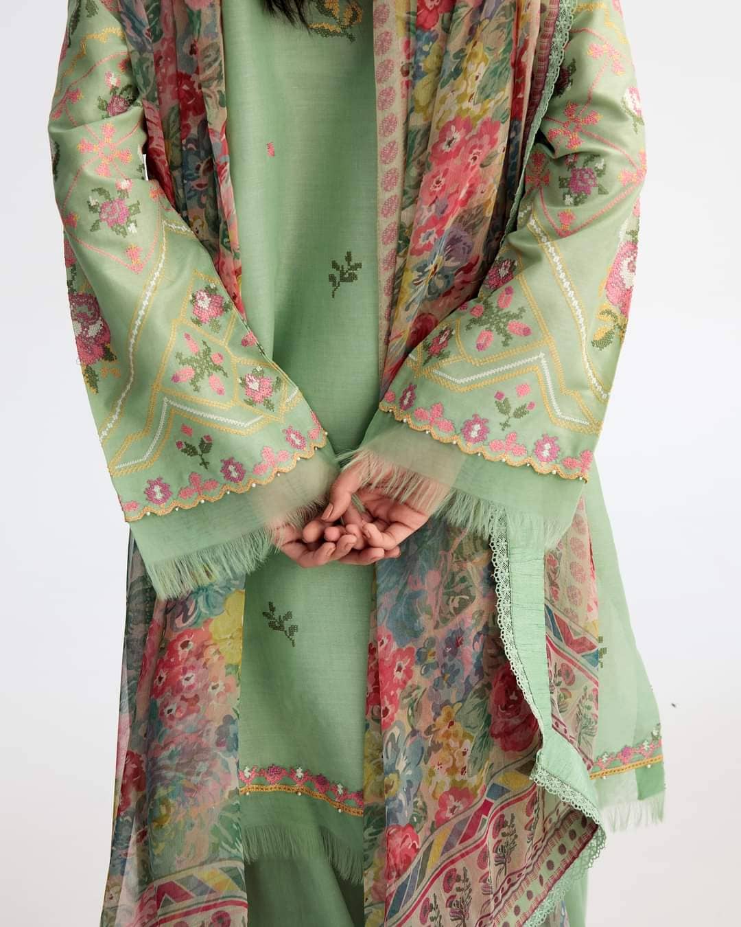 img_coco_lawn_by_zara_shahjahan_23_awwal_boutique