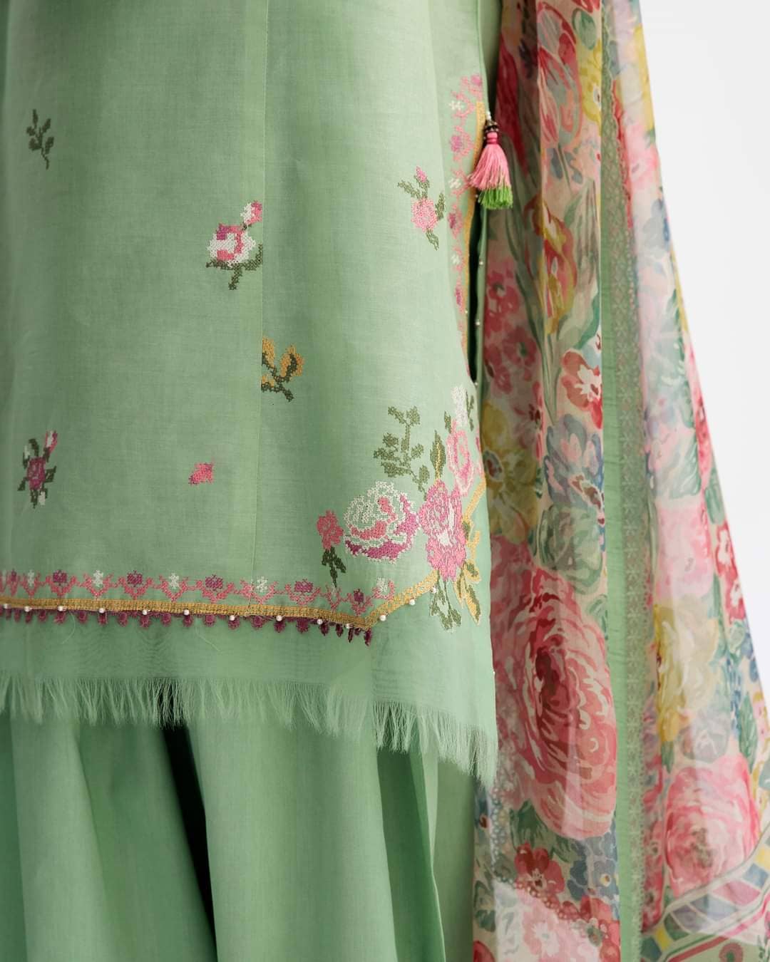 img_coco_lawn_by_zara_shahjahan_23_awwal_boutique