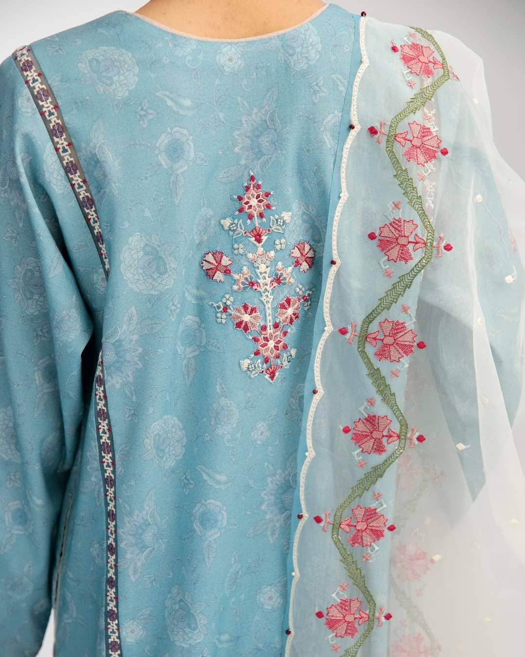 img_coco_lawn_by_zara_shahjahan_23_awwal_boutique