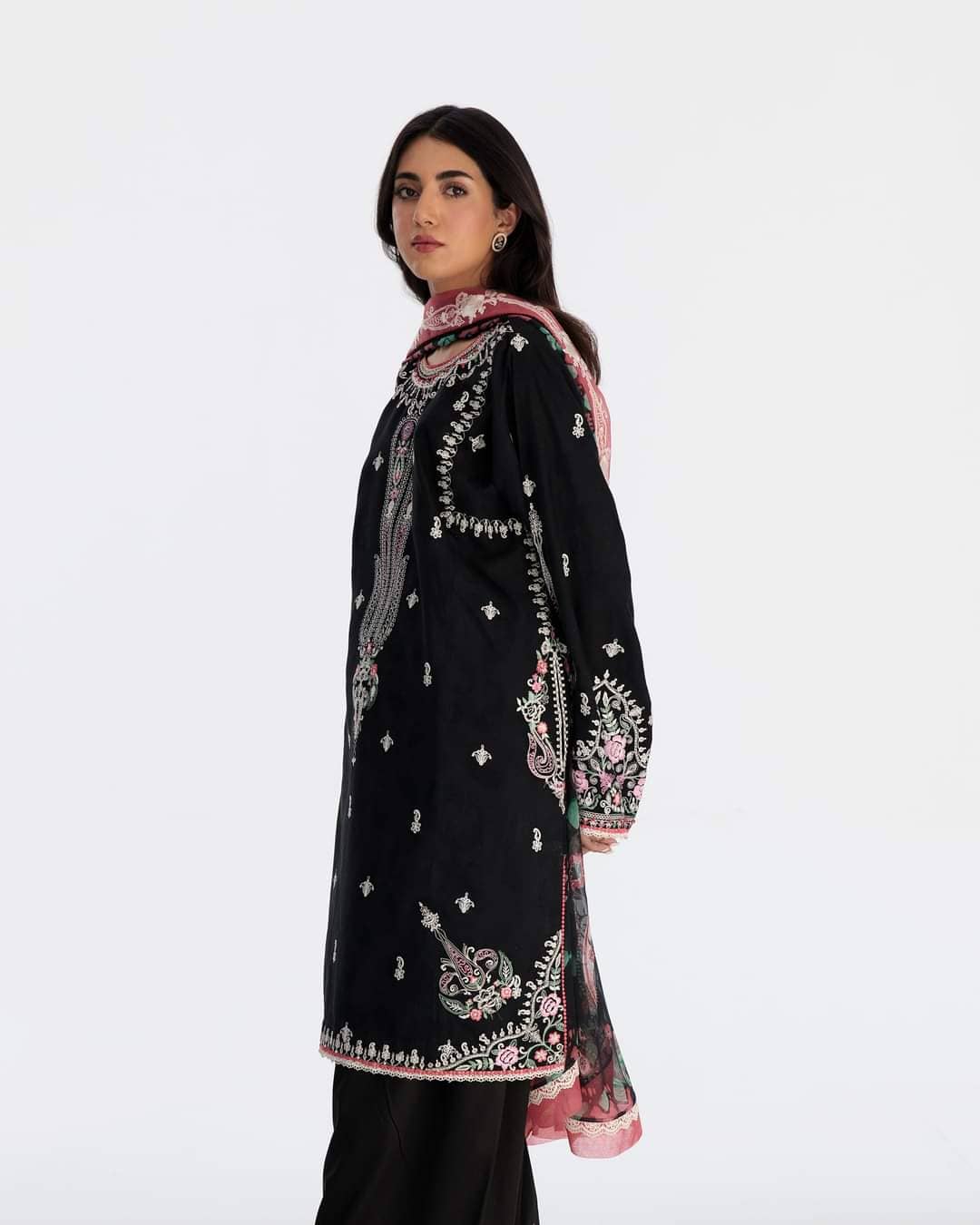 img_coco_lawn_by_zara_shahjahan_23_awwal_boutique