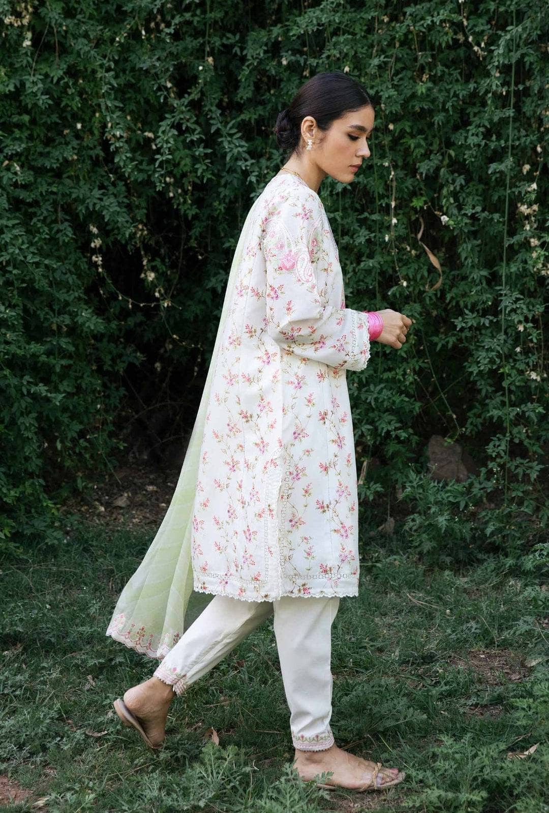img_coco_by_zara_shahjahan_vol_2_awwal_boutique