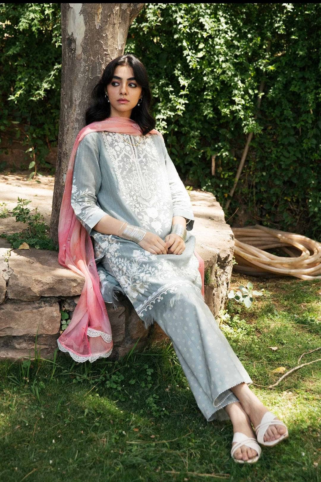 img_coco_by_zara_shahjahan_vol_2_awwal_boutique