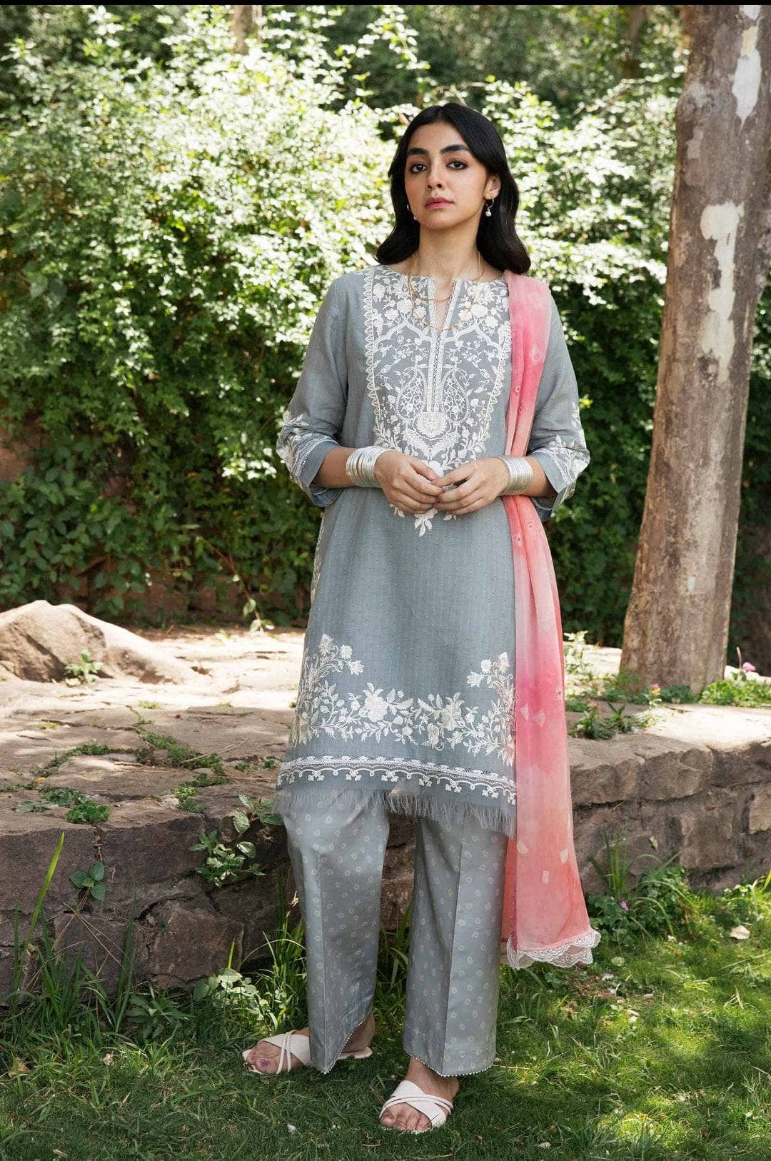 img_coco_by_zara_shahjahan_vol_2_awwal_boutique