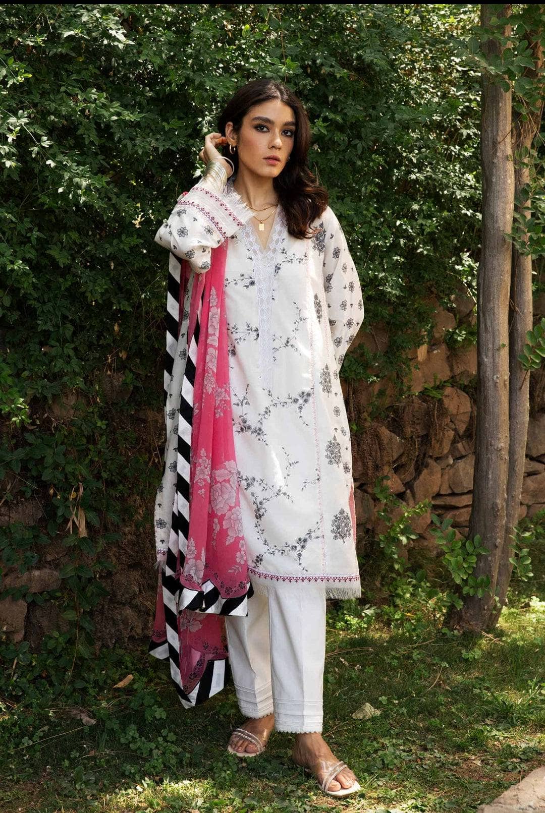 img_coco_by_zara_shahjahan_vol_2_awwal_boutique