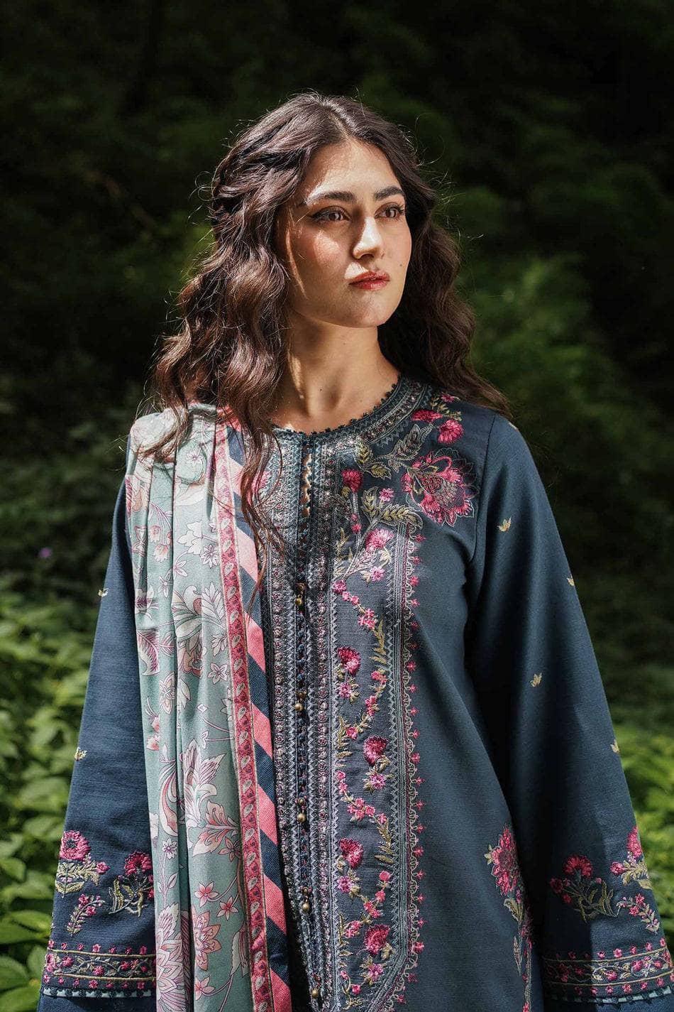 Img_coco_by_zara_shahjahan_winter_22_awwal_boutique