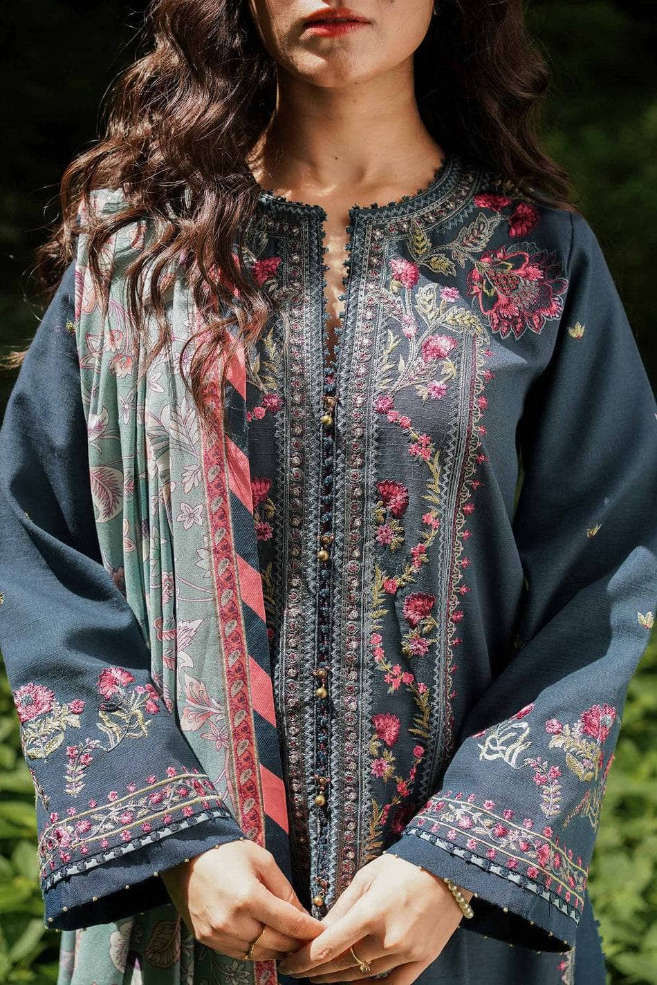 Img_coco_by_zara_shahjahan_winter_22_awwal_boutique