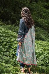 Img_coco_by_zara_shahjahan_winter_22_awwal_boutique