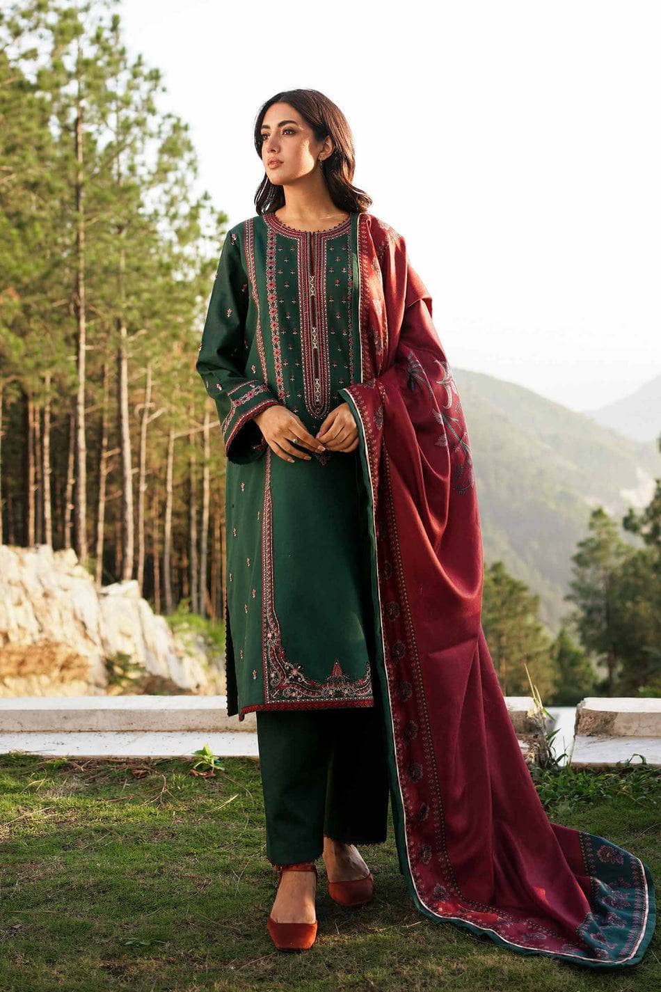 Img_coco_by_zara_shahjahan_winter_22_awwal_boutique