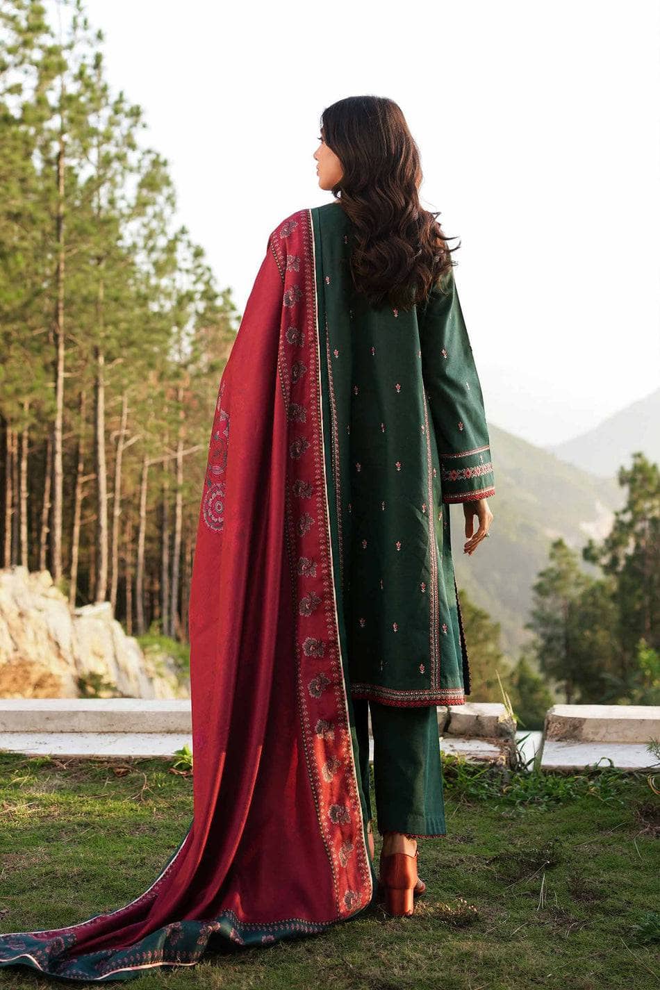 Img_coco_by_zara_shahjahan_winter_22_awwal_boutique