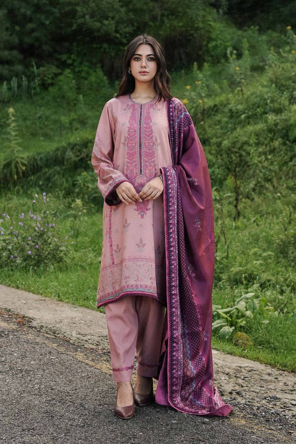 img_zara_shahjahan_coco_winter_22_awwal_boutique