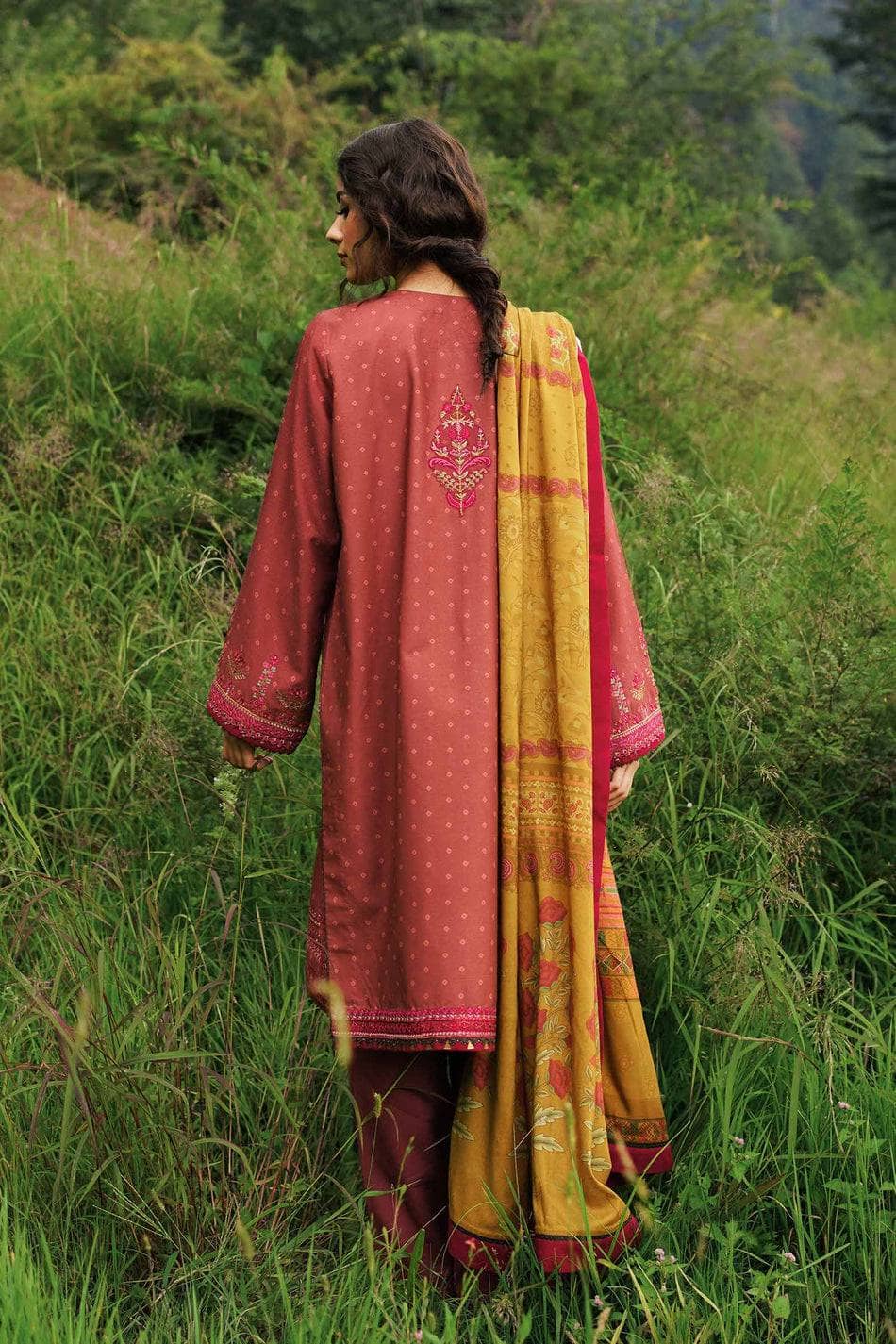 Img_coco_by_zara_shahjahan_winter_22_awwal_boutique
