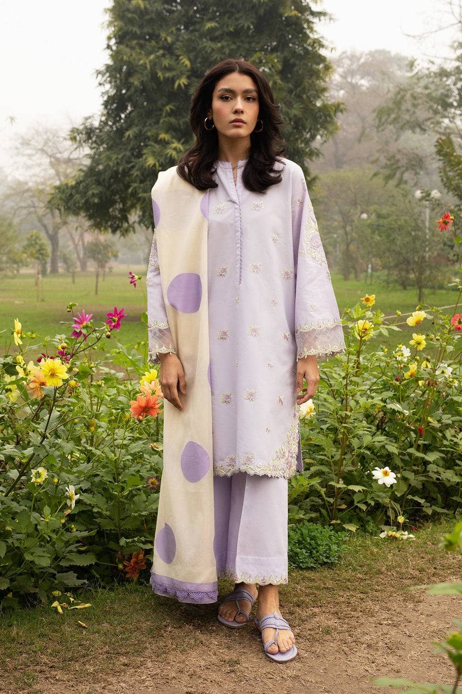img_coco_lawn_2022_by_zara_shahjahan_awwal_boutique
