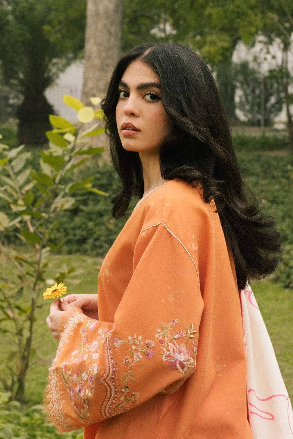 img_coco_lawn_2022_by_zara_shahjahan_awwal_boutique