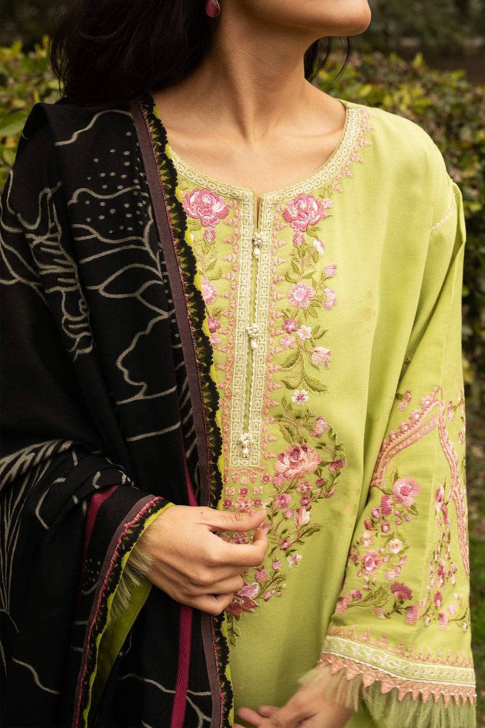 img_coco_lawn_2022_by_zara_shahjahan_awwal_boutique