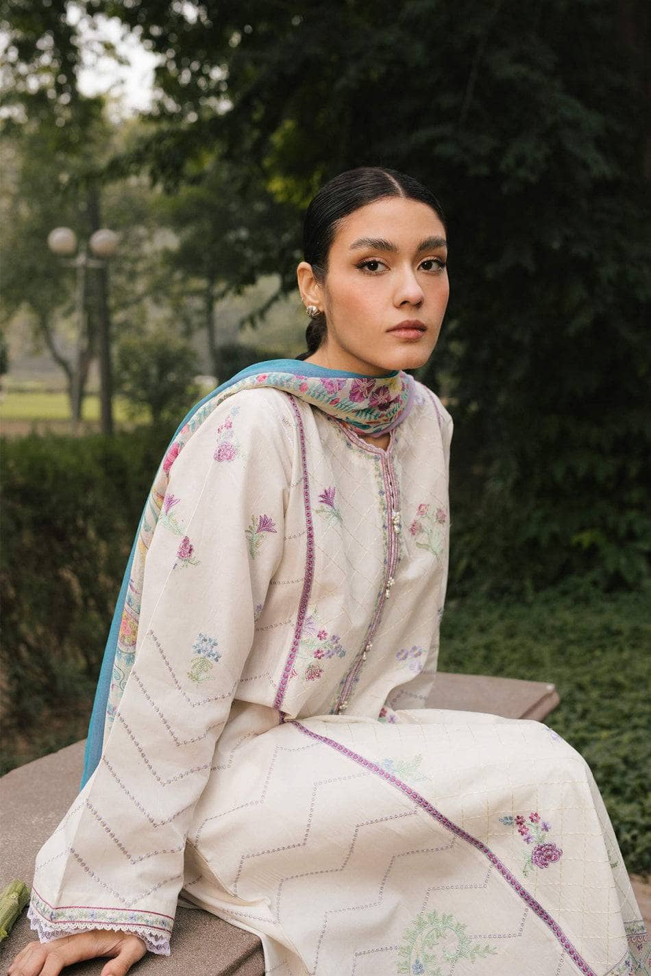 img_coco_lawn_2022_by_zara_shahjahan_awwal_boutique