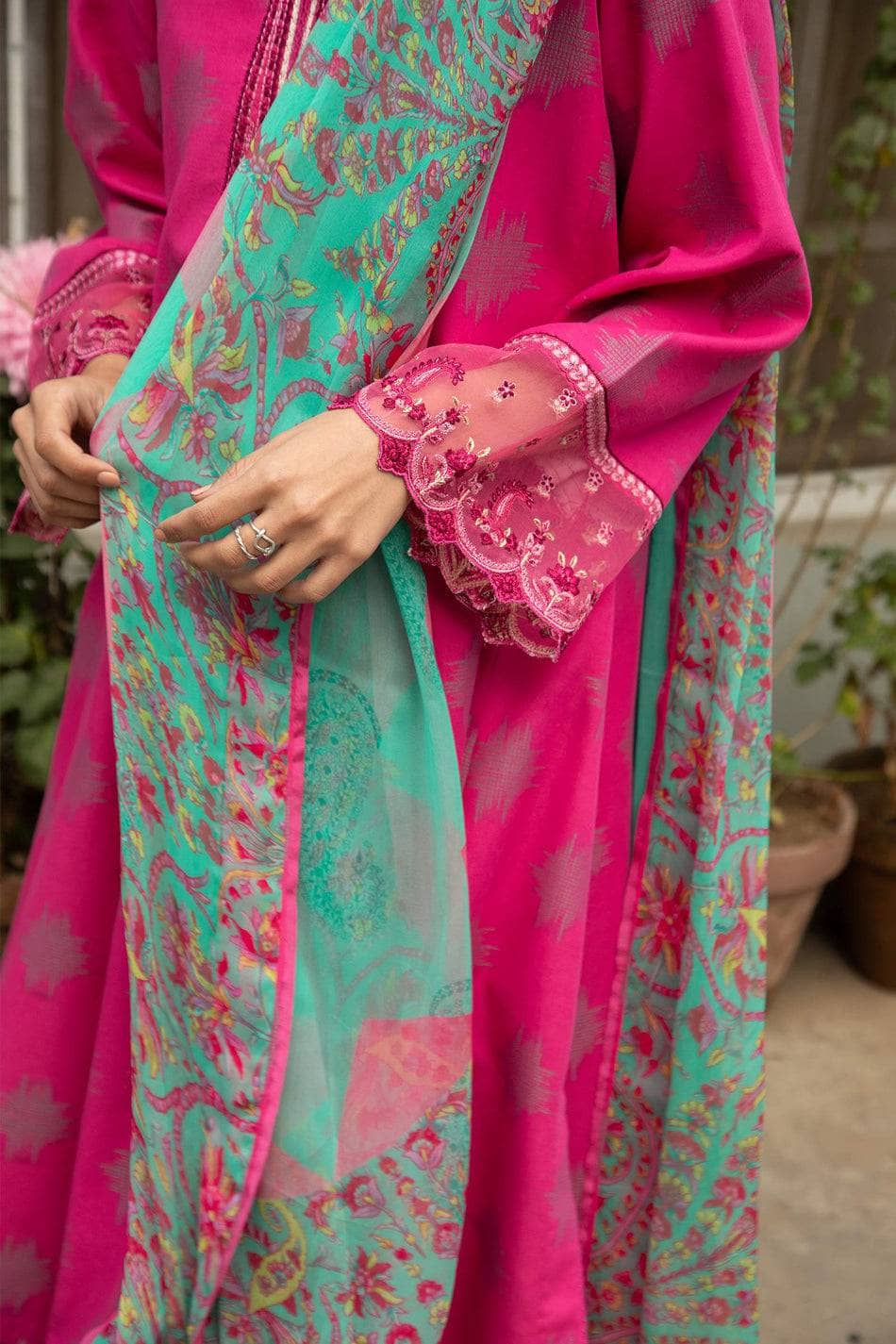 img_coco_lawn_by_zara_shahjahan_awwal_boutique