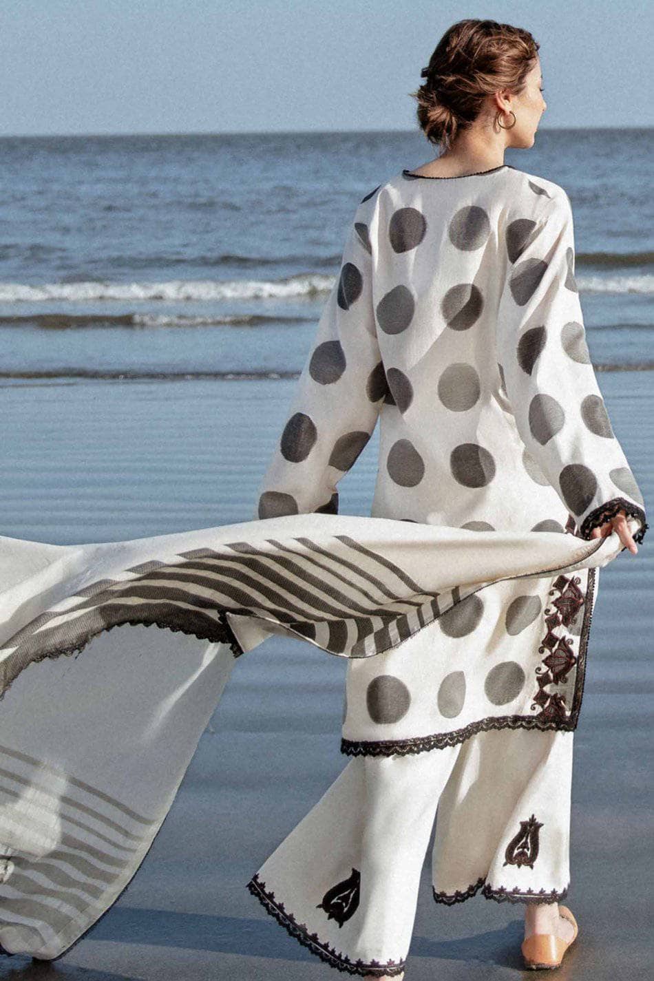 img_coco_by_zara_shahjahan_lawn_2021_awwal_boutoque