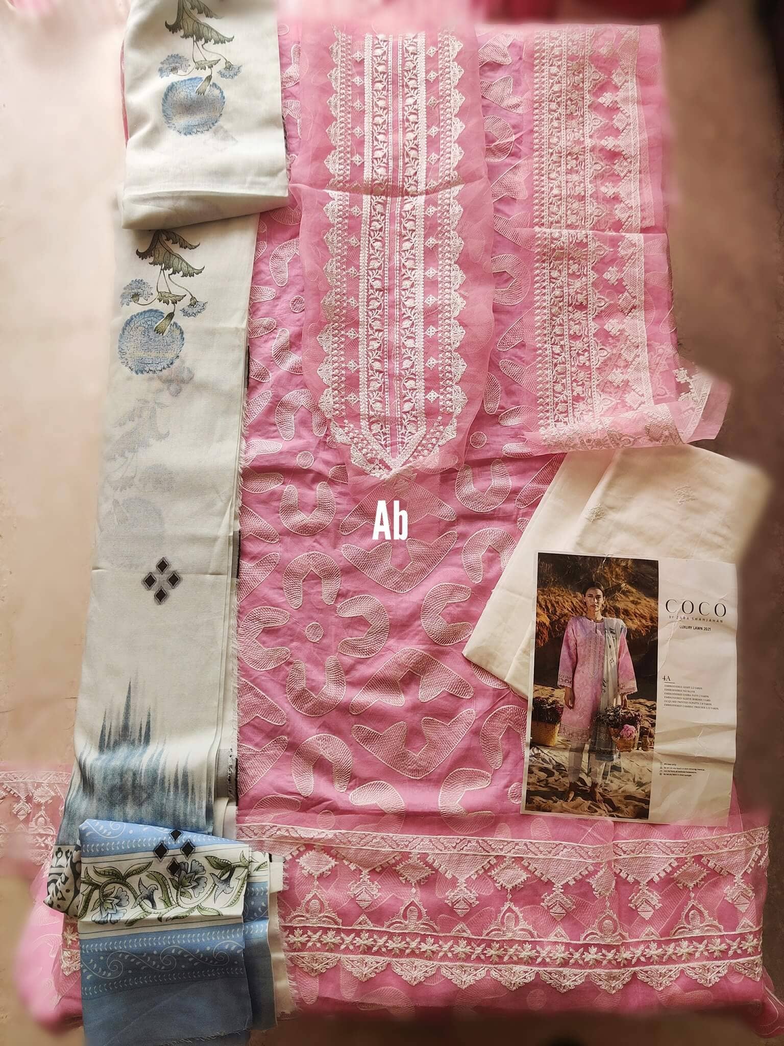 img_open_pic_coco_luxury_lawn_2021_awwal_boutique