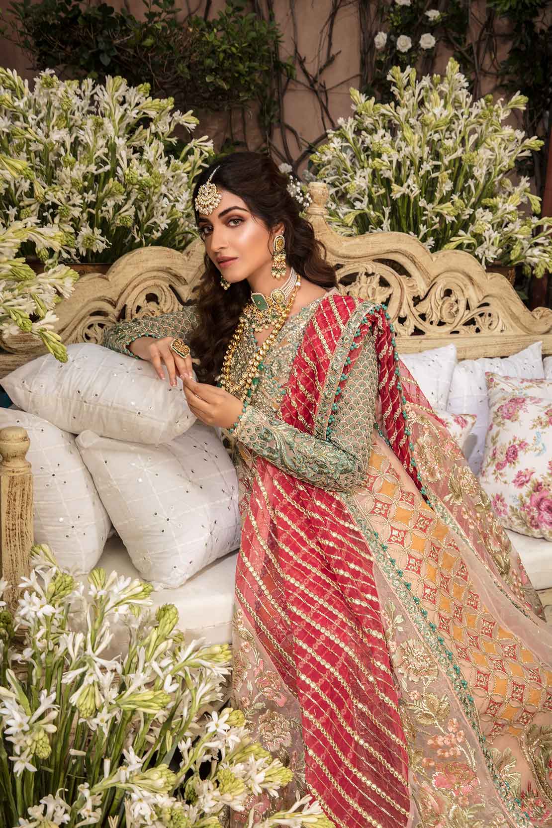 img_crimson_wedding_edition_awwal_boutique