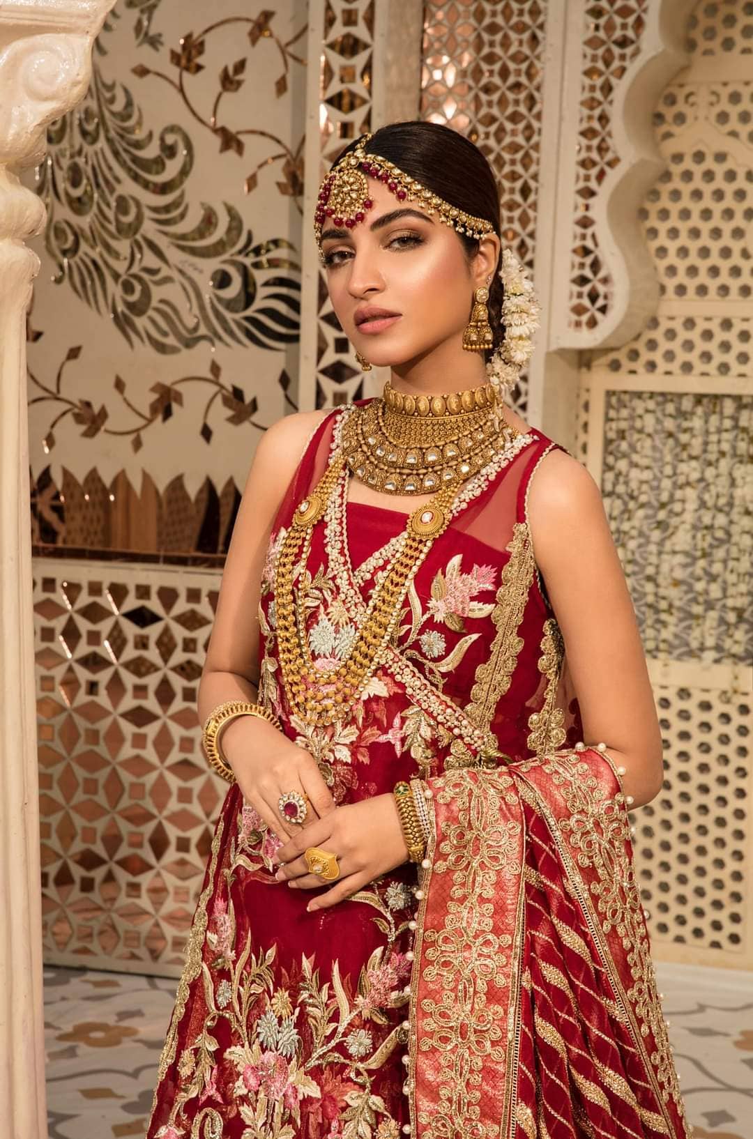 img_crimson_wedding_edition_awwal_boutique